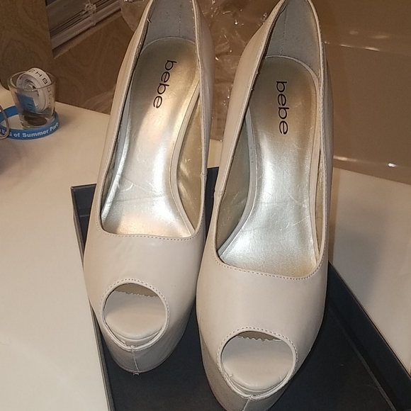 Shoes - Picture 2 of 6